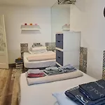 2 Double Bed In Sunny House In West *