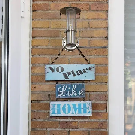 2 Double Bed In Sunny House In West Ferienhaus