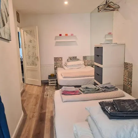 2 Double Bed In Sunny House In West * アムステルダム