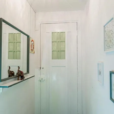 2 Double Bed In Sunny House In West Ferienhaus *