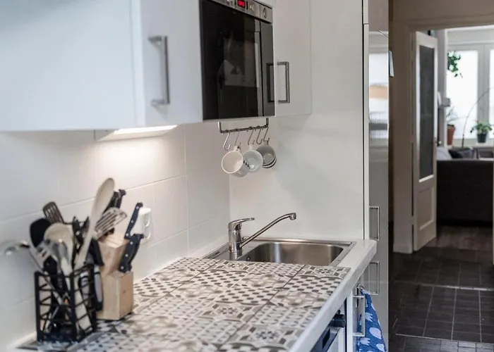 2 Double Bed In Sunny House In West Дом отдыха