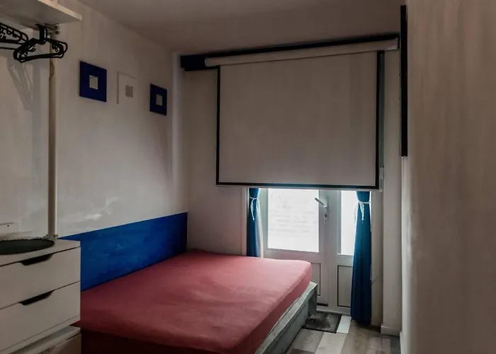 Hébergement de vacances 2 Double Bed In Sunny House In West *