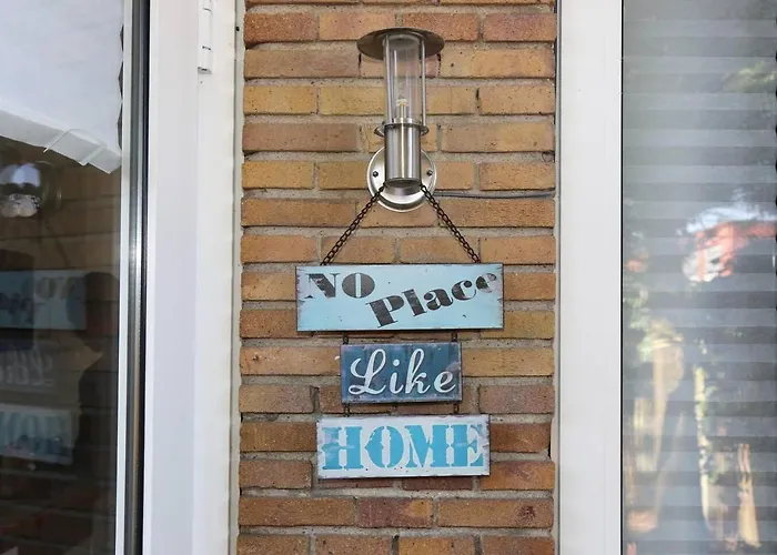 2 Double Bed In Sunny House In West Hébergement de vacances